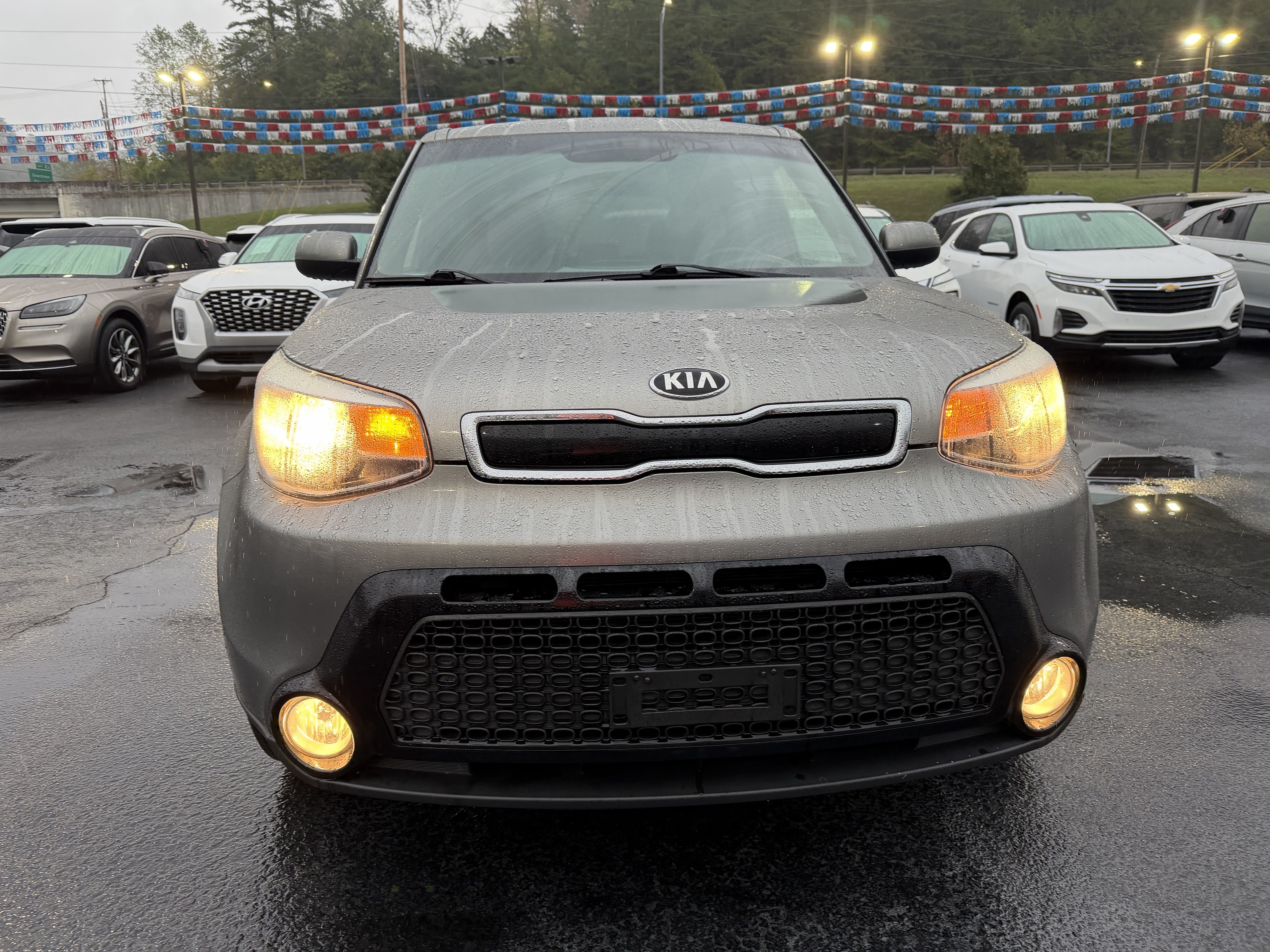 Used 2016 Kia Soul + FWD image 2