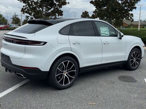 New 2025 Porsche Cayenne Coupe image 8