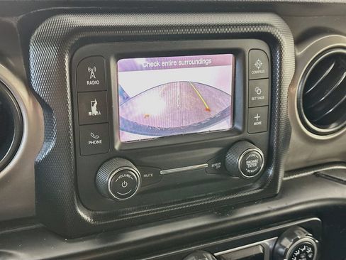 Used 2020 Jeep Wrangler Sport AWD/4WD image 19