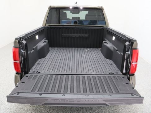 Certified 2024 Toyota Tacoma TRD Off-Road AWD/4WD image 31