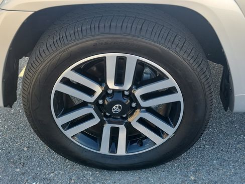 Used 2023 Toyota 4Runner Limited image 15