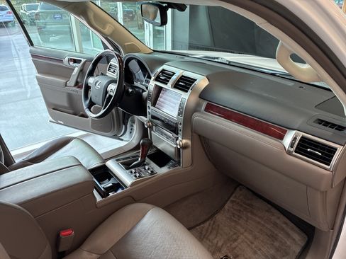 Used 2013 Lexus GX 460 Premium AWD/4WD image 18