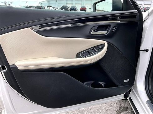 Used 2018 Chevrolet Impala Premier w/ Premier Confidence Package image 9