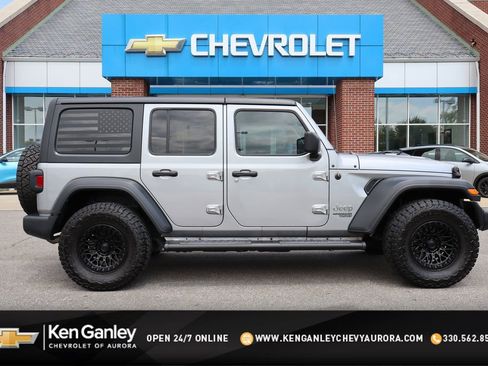Used 2018 Jeep Wrangler Unlimited Sport S AWD/4WD image 1