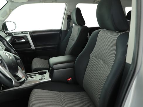 Used 2016 Toyota 4Runner SR5 RWD image 9