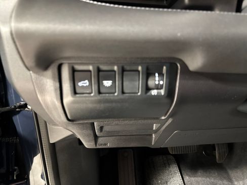 Used 2023 Subaru Ascent Limited w/ Technology Package AWD/4WD image 18