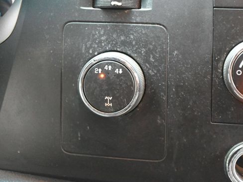Used 2013 Chevrolet Silverado 2500 LT w/ Convenience Package AWD/4WD image 19