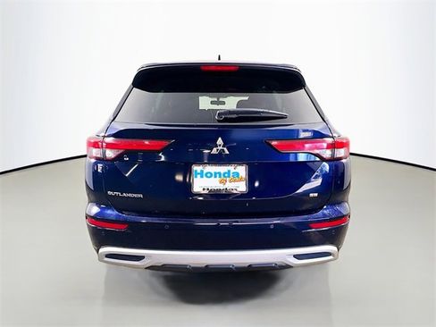 Used 2022 Mitsubishi Outlander SE image 25