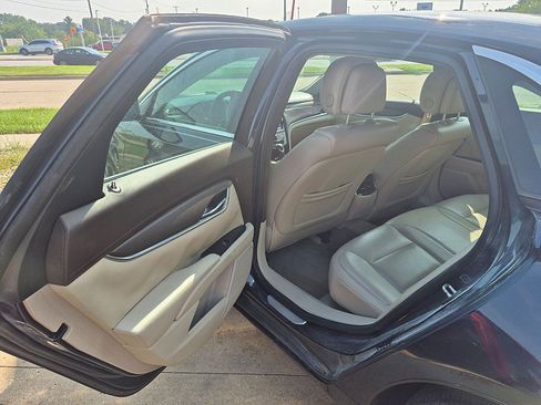 Used 2013 Cadillac XTS FWD image 11