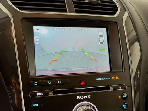 Used 2018 Ford Explorer Platinum image 19