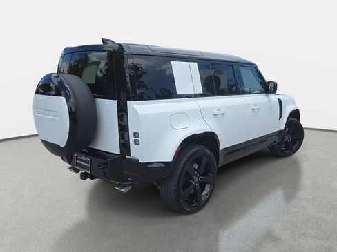 New 2025 Land Rover Defender 110 V8 image 5