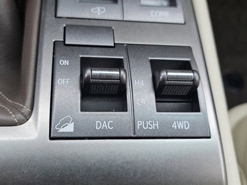 Used 2018 Lexus GX 460 Luxury w/ Preferred Accessory Package AWD/4WD image 10