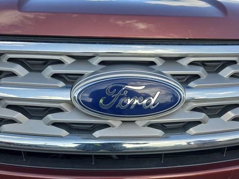 Used 2018 Ford Explorer Limited w/ Equipment Group 301A FWD image 37
