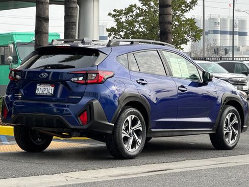 Used 2025 Subaru Crosstrek 2.0i Premium image 4