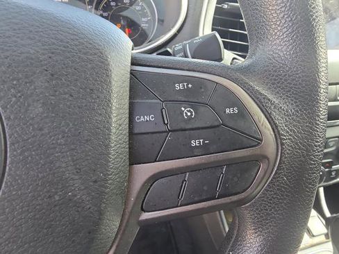 Used 2020 Jeep Cherokee Latitude image 28