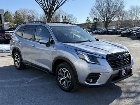 Used 2024 Subaru Forester Premium image 4