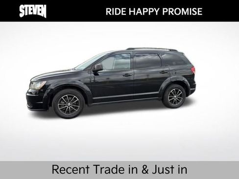 Used 2018 Dodge Journey SE w/ Connectivity Group FWD image 2