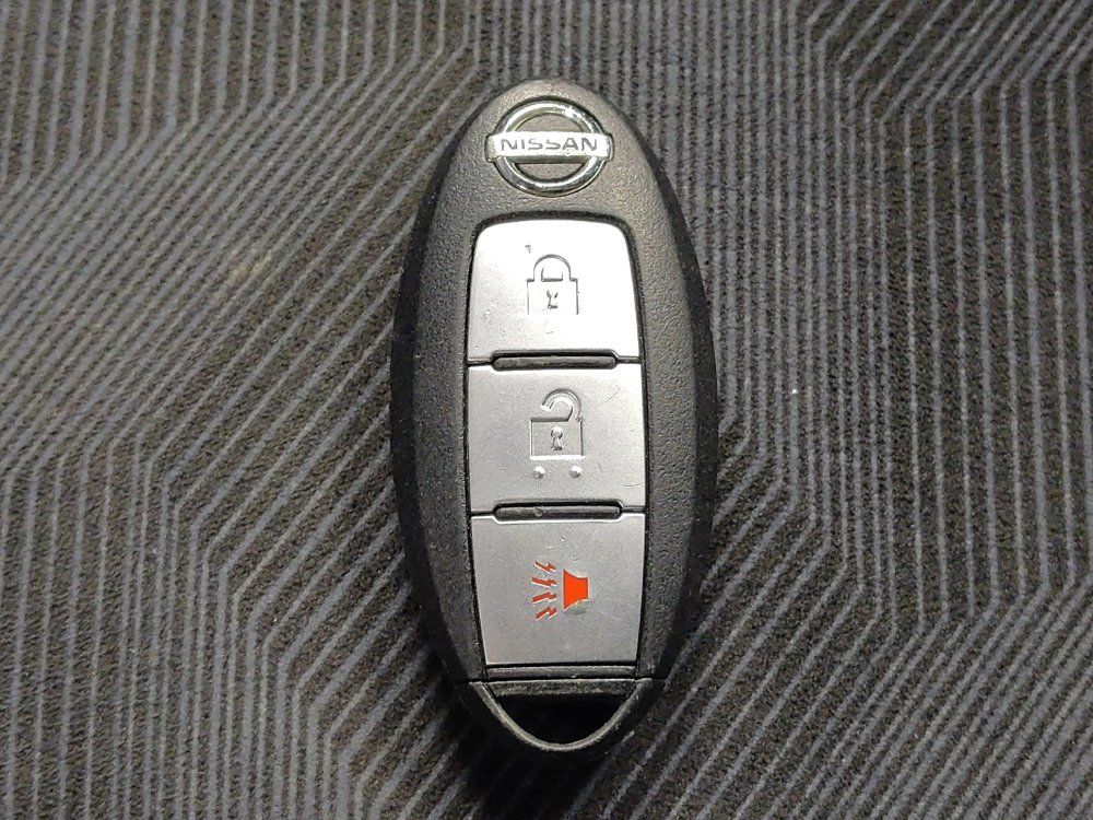 Used 2015 Nissan Rogue SV FWD image 32
