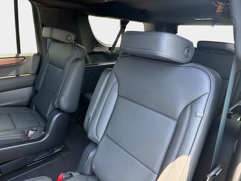 New 2026 GMC Yukon XL Denali w/ Denali Reserve Package AWD/4WD image 12