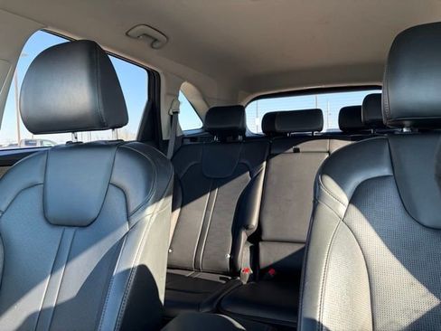 Used 2024 Kia Sorento S image 27