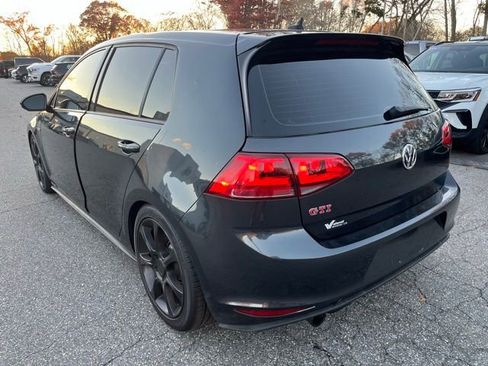 Used 2017 Volkswagen GTI SE image 8