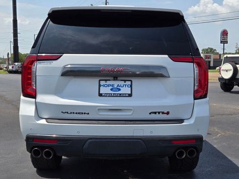 Used 2022 GMC Yukon AT4 AWD/4WD image 4