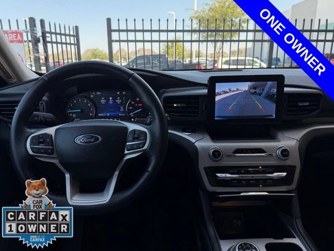 Used 2023 Ford Explorer XLT AWD/4WD image 6
