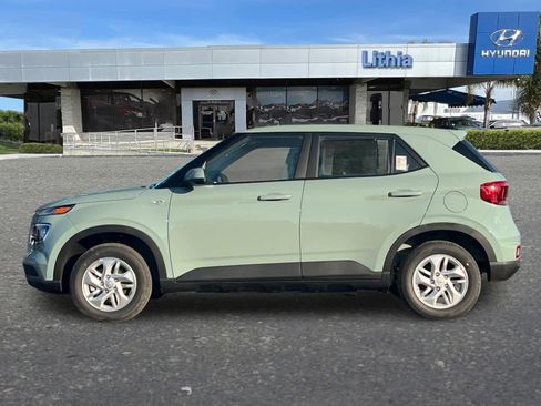 New 2026 Hyundai Venue SE image 5