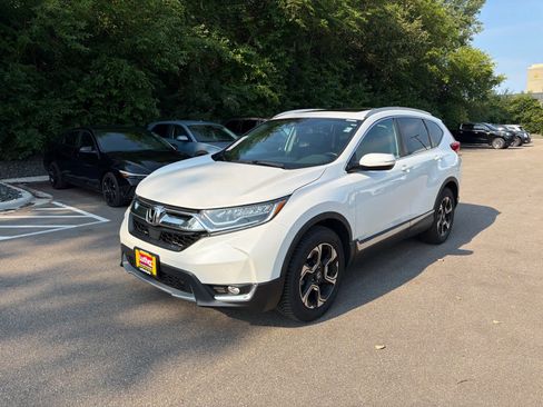 Used 2019 Honda CR-V Touring image 4