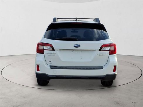 Used 2017 Subaru Outback 2.5i Limited image 8