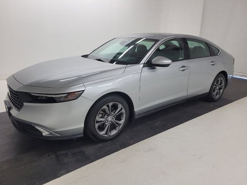 Used 2023 Honda Accord EX image 2