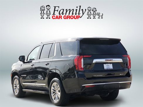 Used 2023 GMC Yukon SLT image 3