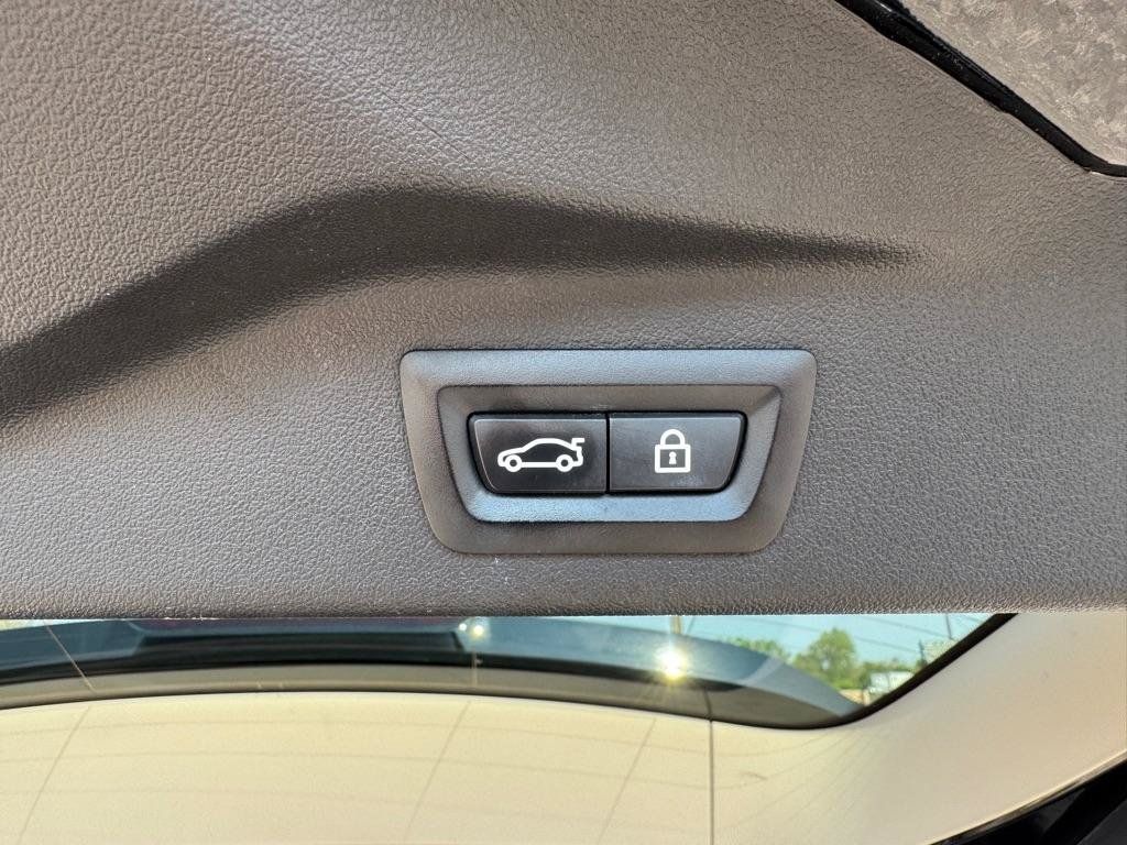 Used 2019 BMW X7 xDrive40i w/ Cold Weather Package AWD/4WD image 26