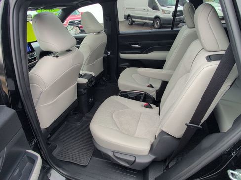 Certified 2024 Toyota Grand Highlander AWD Hybrid image 15