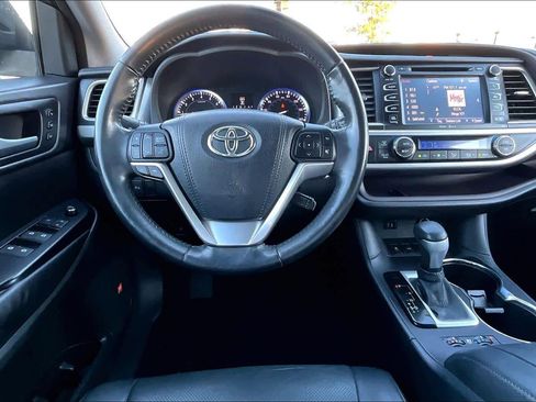 Used 2015 Toyota Highlander Limited image 5