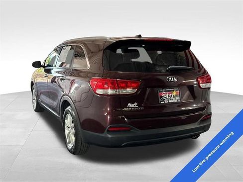 Used 2017 Kia Sorento AWD image 7