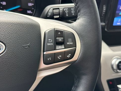 Used 2022 Ford Explorer XLT w/ Equipment Group 202A AWD/4WD image 38