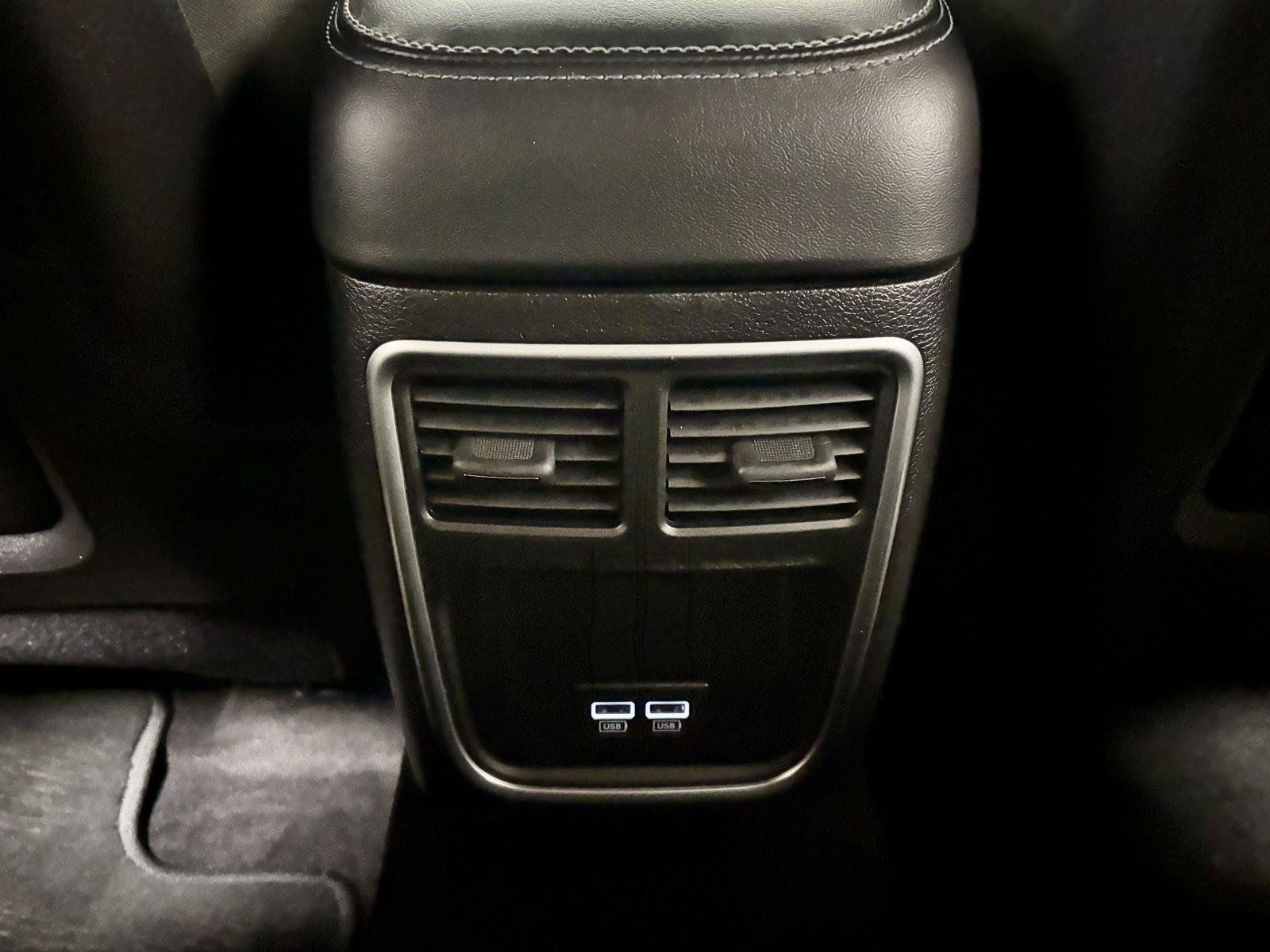 Used 2018 Dodge Charger R/T RWD image 18