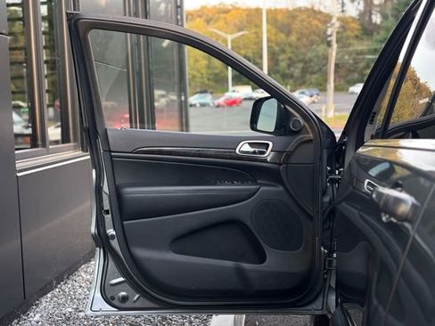 Used 2012 Jeep Grand Cherokee Laredo image 45