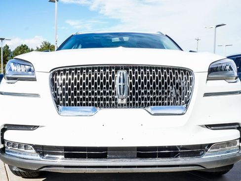 Used 2020 Lincoln Aviator Reserve w/ Equipment Group 201A image 6