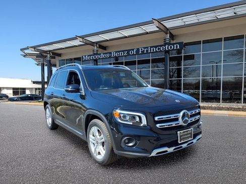 Certified 2022 Mercedes-Benz GLB 250 4MATIC image 1