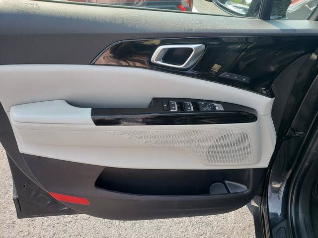 Used 2022 Kia Carnival SX FWD image 12