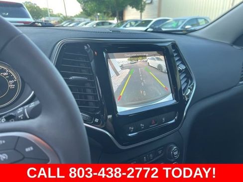 Used 2021 Jeep Cherokee Limited w/ Trailer Tow Group AWD/4WD image 25