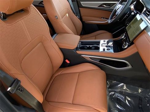 New 2025 Jaguar F-PACE R-Dynamic S image 10