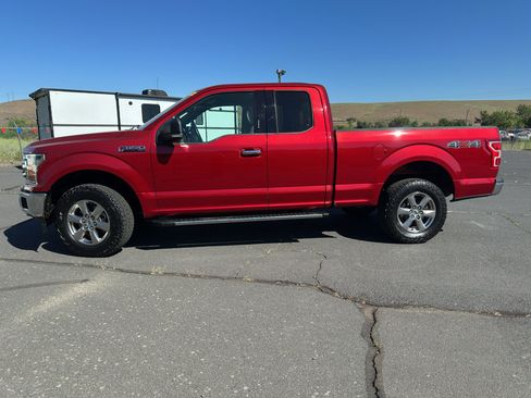 Used 2018 Ford F150 XLT w/ Equipment Group 302A Luxury AWD/4WD image 3