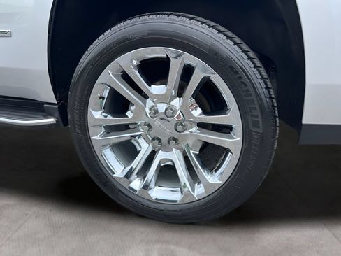 Used 2019 GMC Yukon SLT w/ Premium Edition AWD/4WD image 6