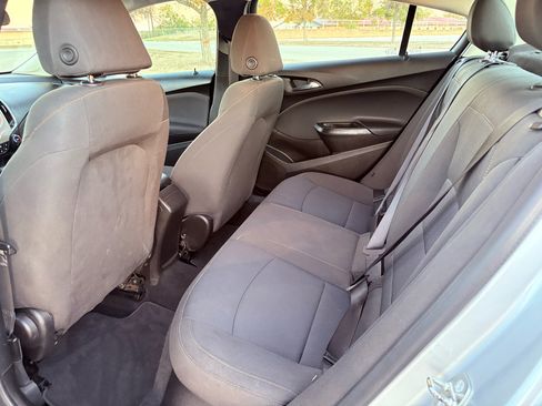 Used 2018 Chevrolet Cruze LS image 11