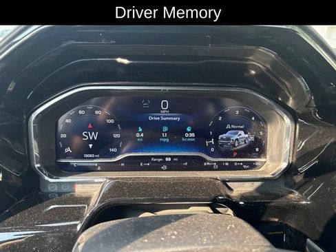 Certified 2025 Chevrolet Silverado 1500 High Country w/ High Country Premium Package AWD/4WD image 14