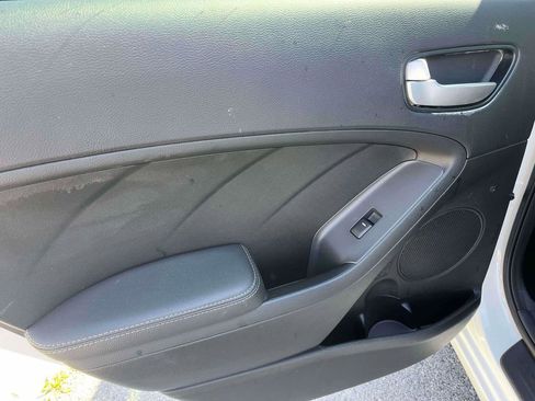 Used 2017 Kia Forte LX image 5