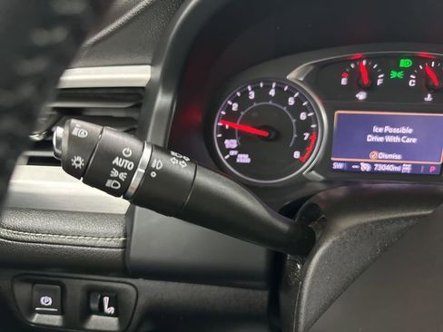 Used 2021 GMC Acadia SLT w/ Preferred Package image 38